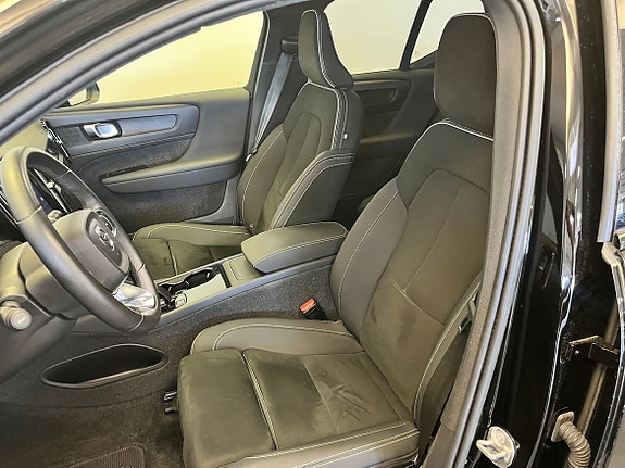 Volvo XC40 7 of 13
