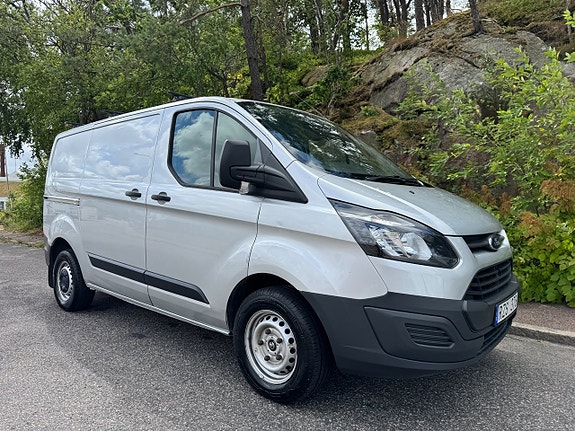 Ford Transit Custom 2 of 5