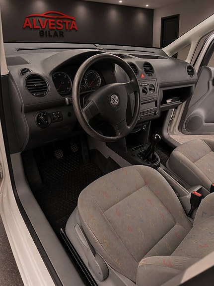 Volkswagen Caddy Maxi 9 of 9