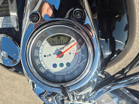 Kawasaki VN 1600 Classic Tourer 5 of 5