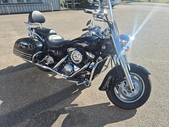 Kawasaki VN 1600 Classic Tourer 2 of 5