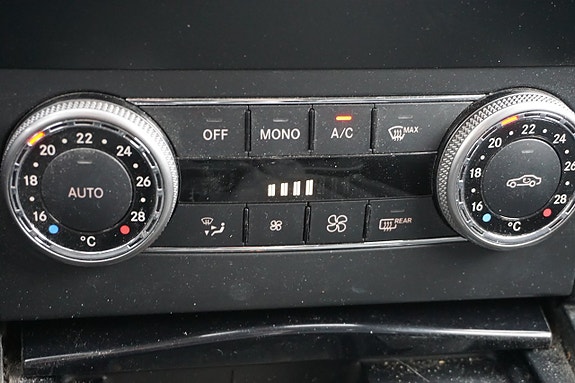 Mercedes-Benz GLK220 11 of 20