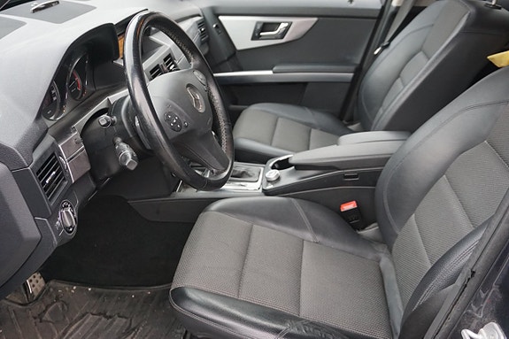 Mercedes-Benz GLK220 8 of 20
