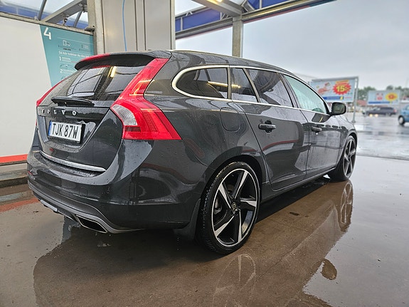 Volvo V60 3 of 5