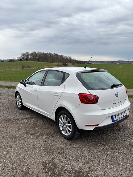 Seat Ibiza 2 of 3