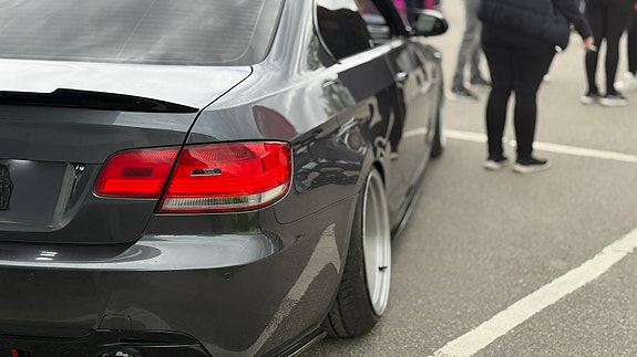 BMW 335i 2 of 5