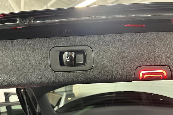 Mercedes-Benz E300 de 13 of 16