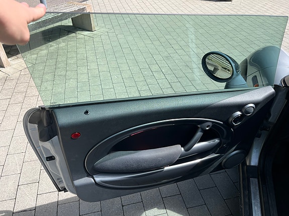 MINI Cooper 22 of 22