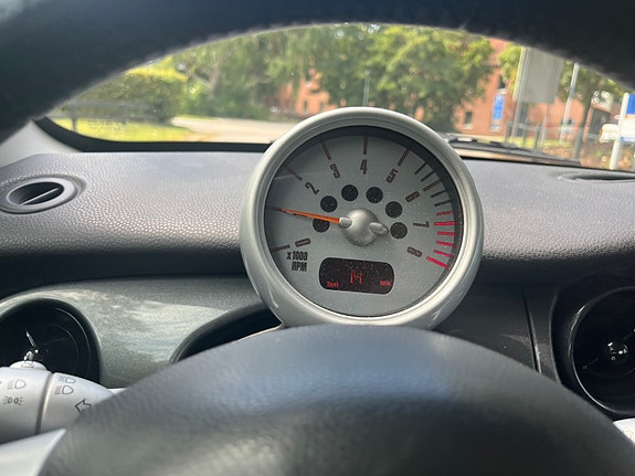 MINI Cooper 10 of 22