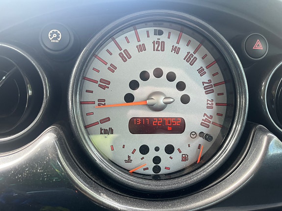 MINI Cooper 9 of 22