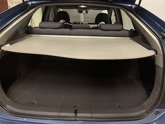 Toyota Prius 5 of 17