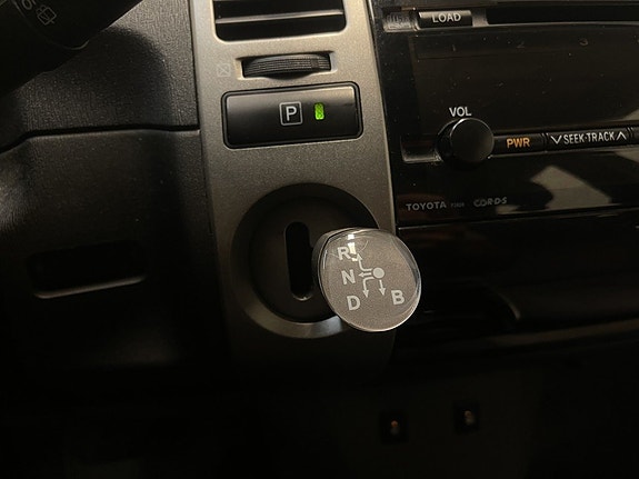 Toyota Prius 14 of 17
