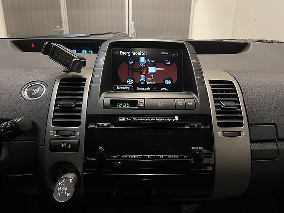 Toyota Prius 10 of 17