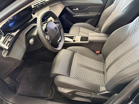 Peugeot e-208 27 of 30