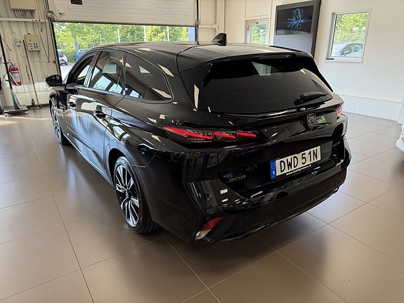 Peugeot e-208 23 of 30