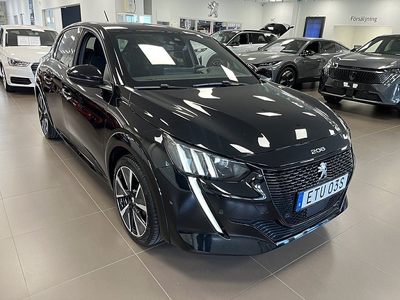 Peugeot e-208 6 of 30