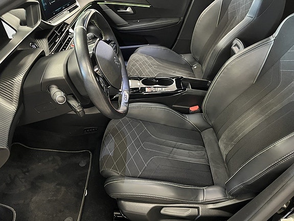 Peugeot e-208 10 of 30