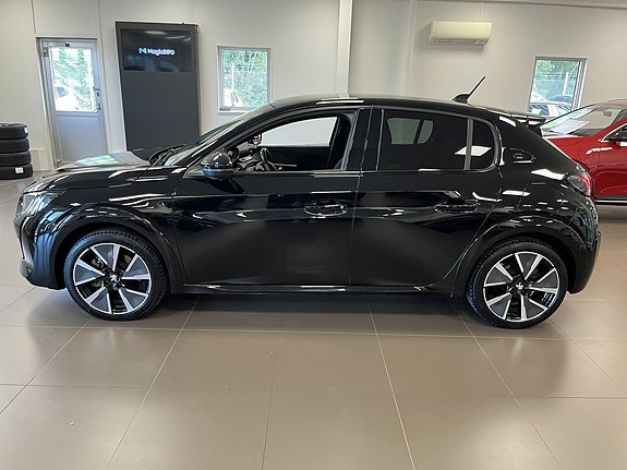 Peugeot e-208 2 of 5