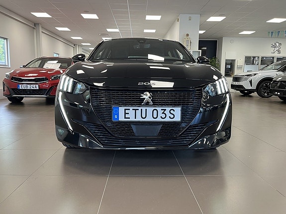 Peugeot e-208 7 of 30