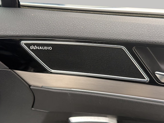 Volkswagen Passat 14 of 30