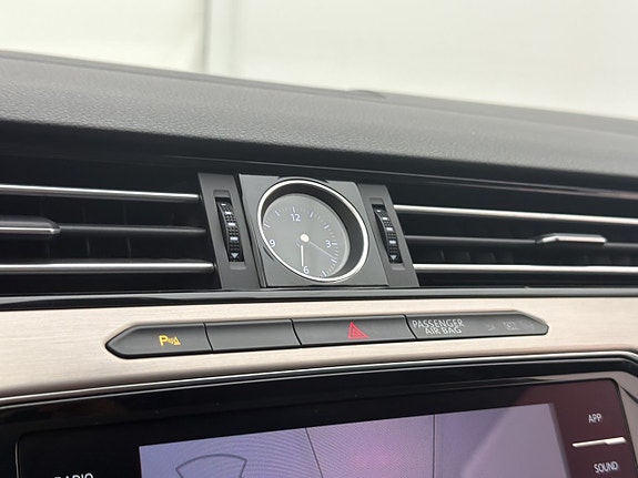 Volkswagen Passat 20 of 30