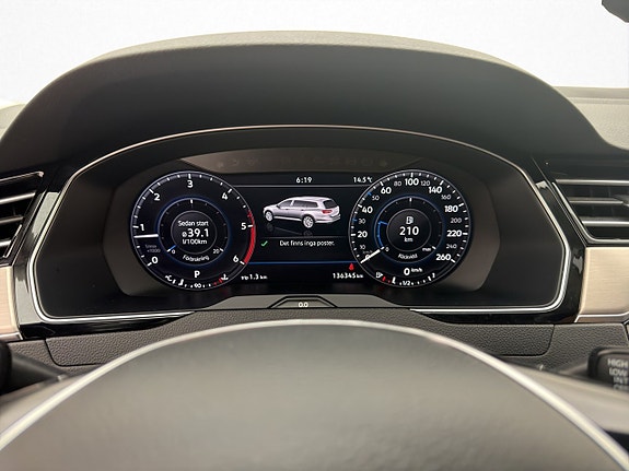 Volkswagen Passat 17 of 30