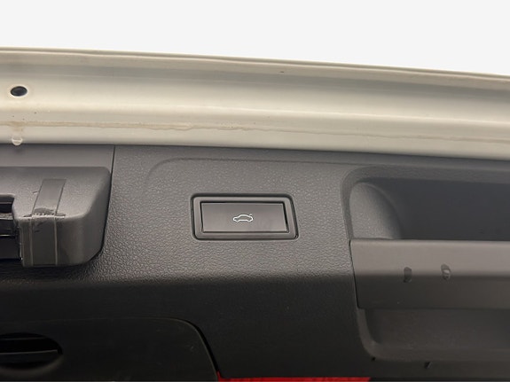 Volkswagen Passat 30 of 30