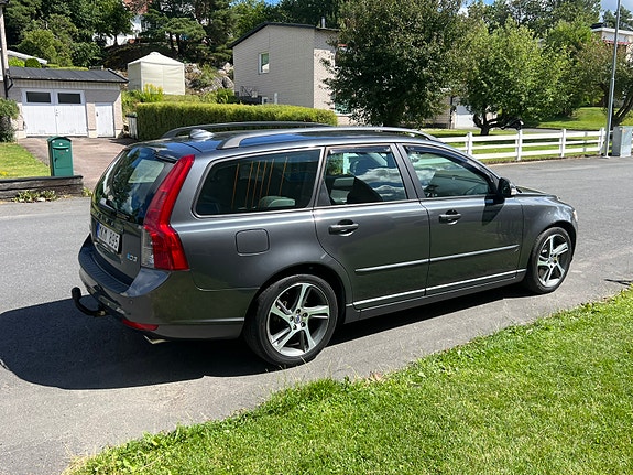Volvo V50 3 of 5