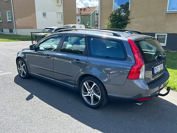 Volvo V50 2 of 5