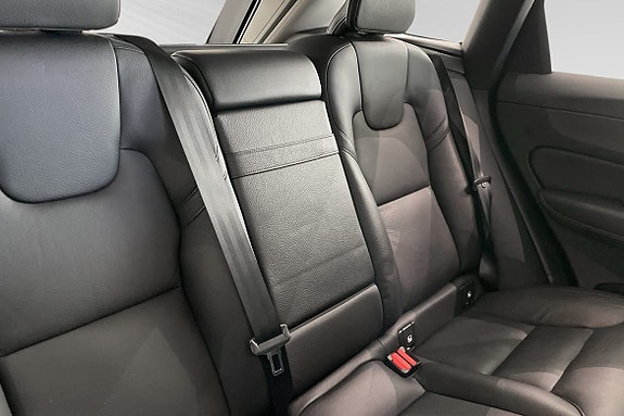 Volvo XC60 11 of 19