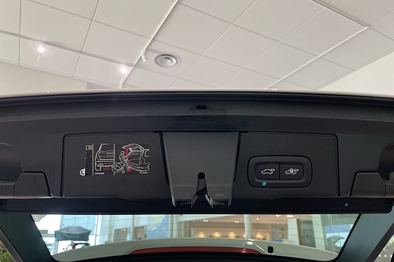 Volvo XC60 14 of 19