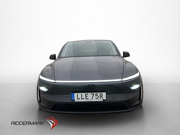Tesla Model Y 3 of 5