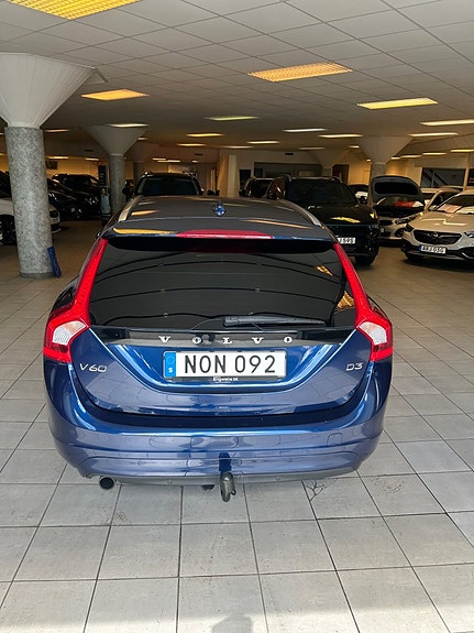 Volvo V60 4 of 5