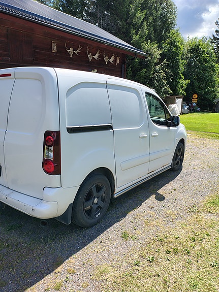 Peugeot Partner 2 of 4