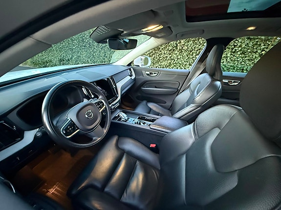 Volvo XC60 13 of 21