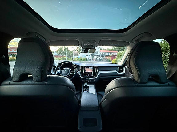 Volvo XC60 10 of 21
