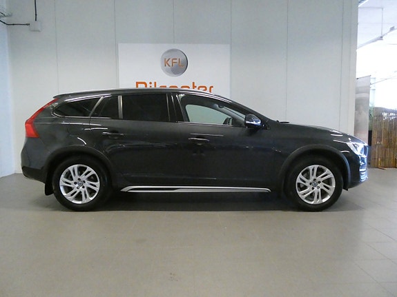 Volvo V60 Cross Country 5 of 5