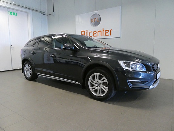 Volvo V60 Cross Country 4 of 5