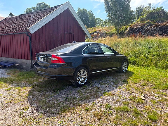 Volvo S80 3 of 5