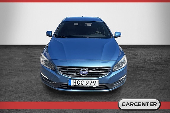 Volvo V60 2 of 9
