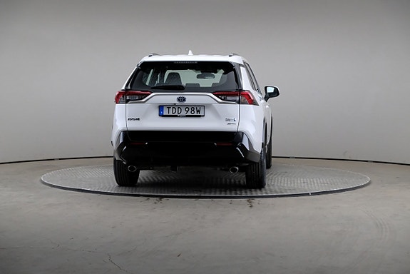 Toyota RAV4 Plug-in Hybrid 2 of 3