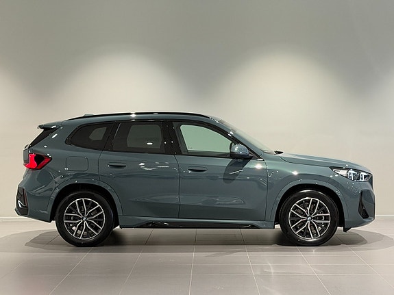 BMW X1 3 of 5