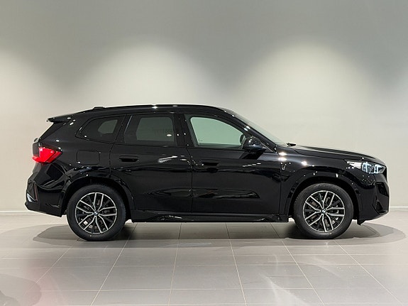 BMW X1 3 of 5
