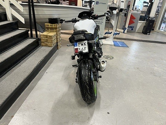 Kawasaki Z 900 3 of 6