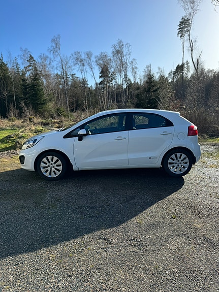 Kia Rio 2 of 5