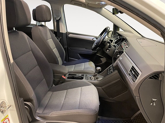 Volkswagen Touran 16 of 26
