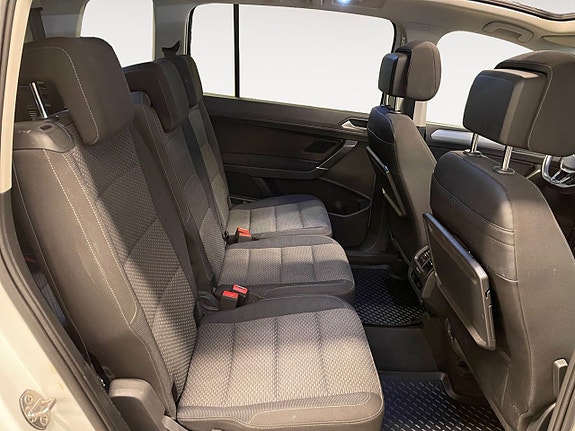 Volkswagen Touran 15 of 26