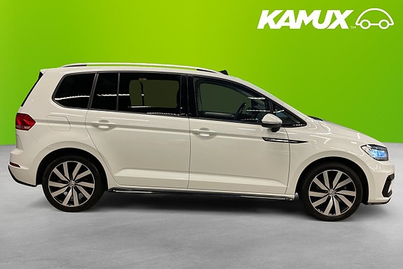 Volkswagen Touran 2 of 26