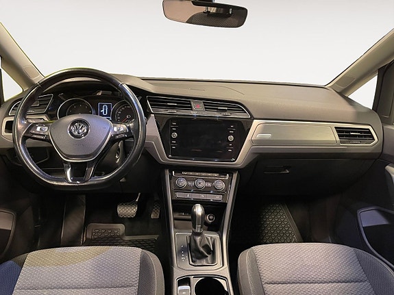 Volkswagen Touran 11 of 26