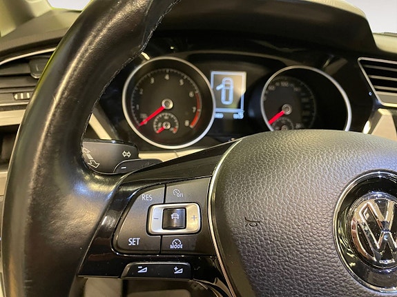 Volkswagen Touran 24 of 26